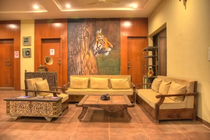 Чандрапур: Jharna Resort