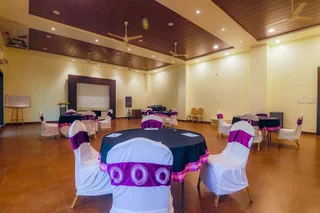 Чандрапур: Jharna Resort