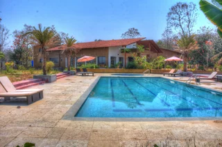 Чандрапур: Jharna Resort
