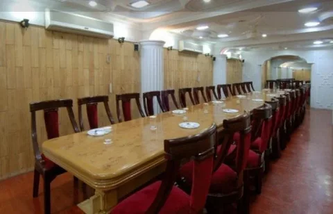 Колката: Hotel Host International