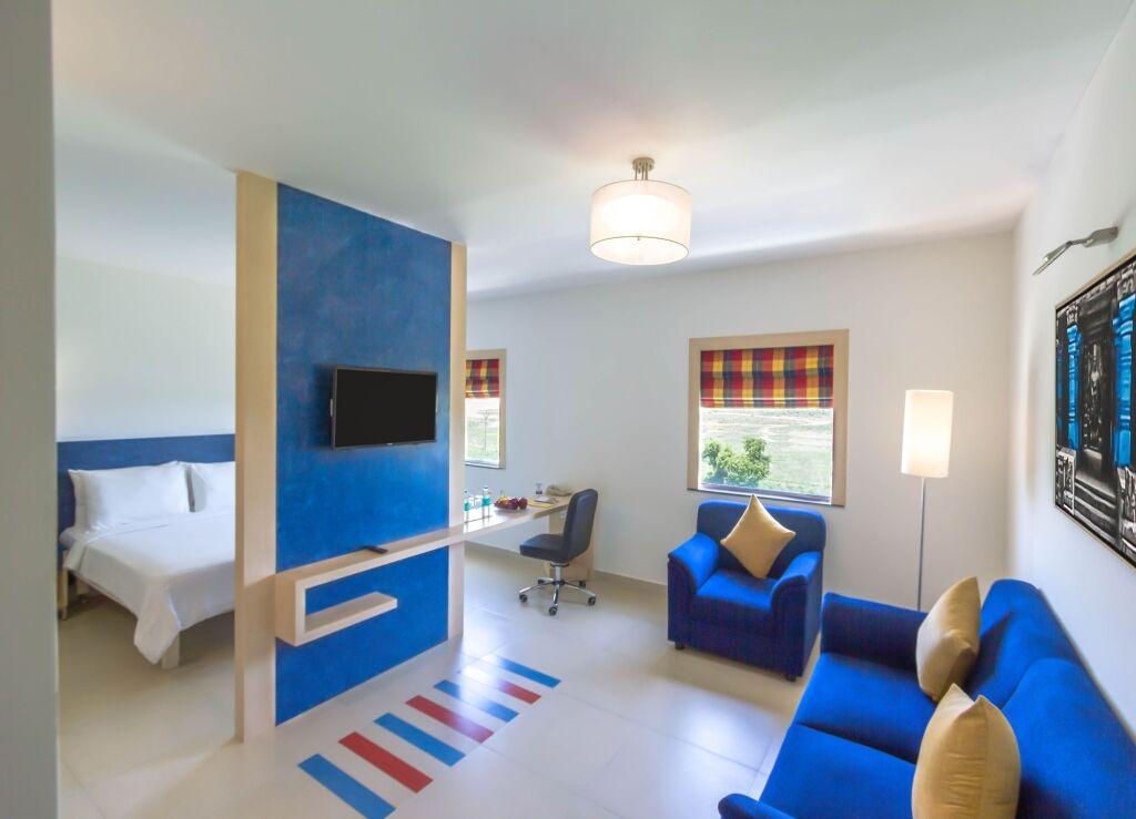 Особая экономическая зона Mahindra World City: Kalyan Grand - a business hotel