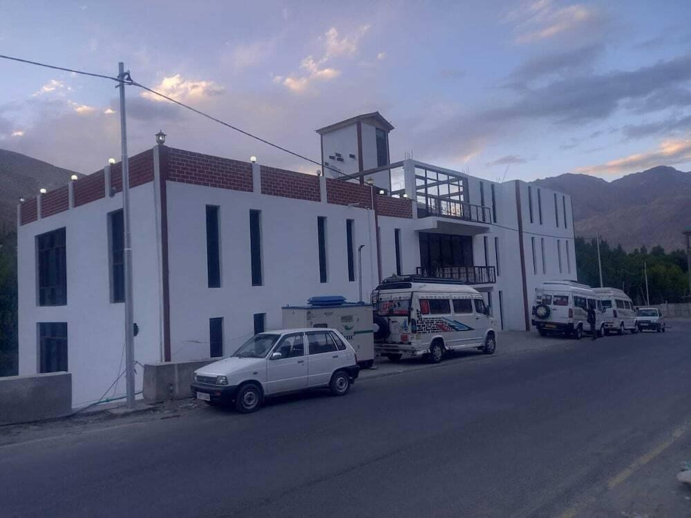 Каргил: Royal Inn Hotel