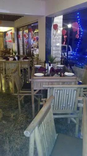 Казаули: Dippys Hotel