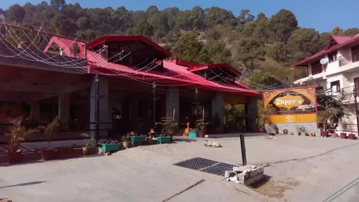 Казаули: Dippys Hotel