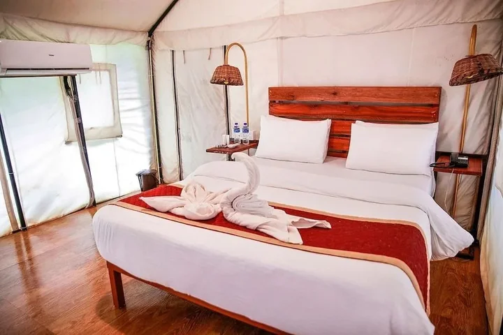 Лонда: Magenta Resort