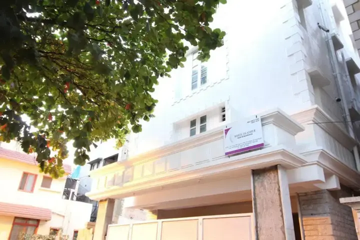 Бангалор: White Feather Hotel