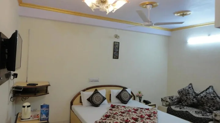 Агра: Hotel Swarajya Palace