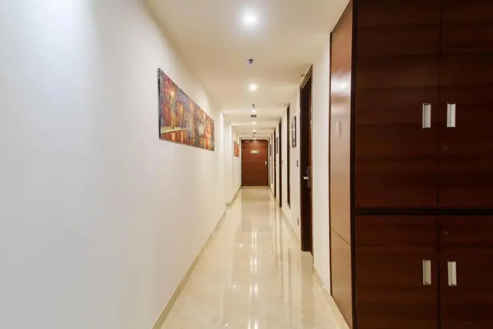 Нойда: Hotel Ascent Biz