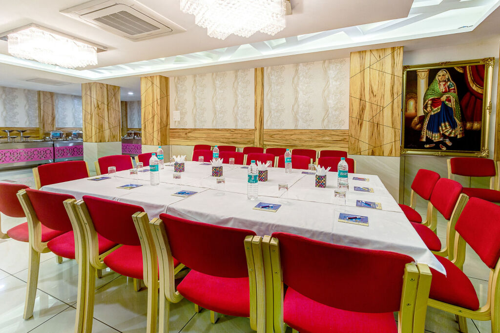 Индаур: Treebo Daksh Residency