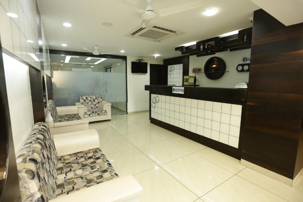 Индаур: Treebo Daksh Residency