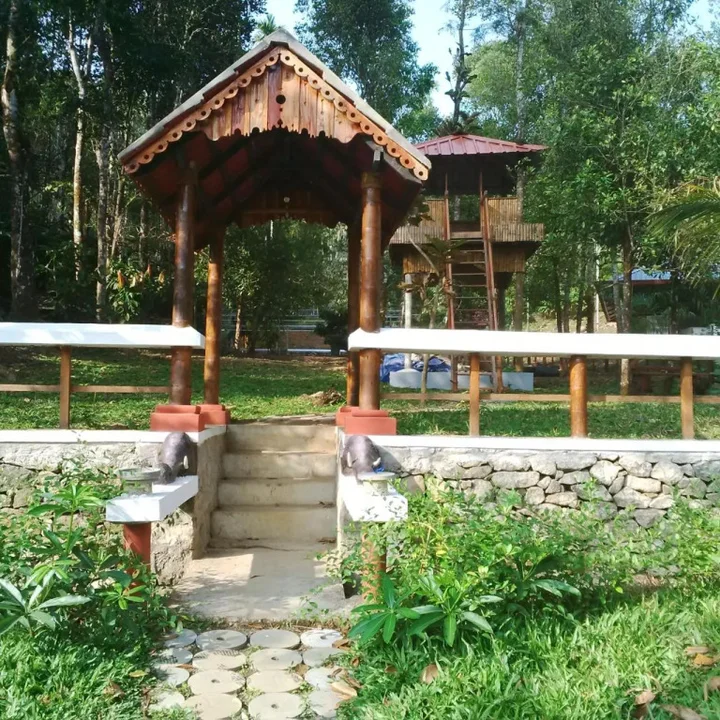 Куттикканам: L&G Riverview Haven.