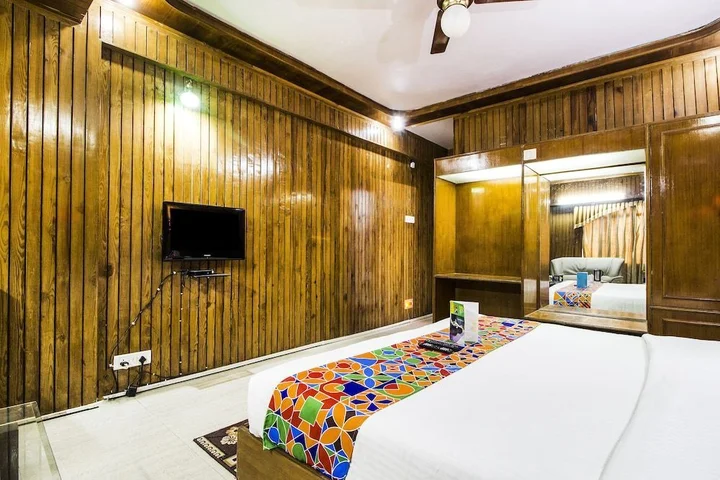 Канпур: FabHotel Mayfair Inn