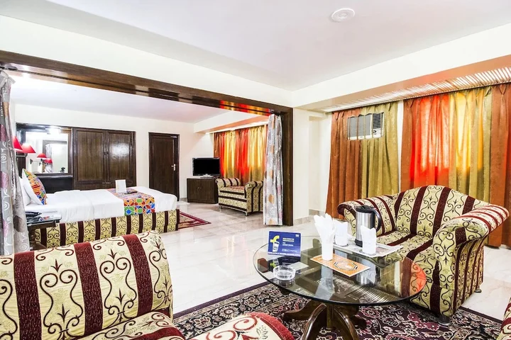 Канпур: FabHotel Mayfair Inn