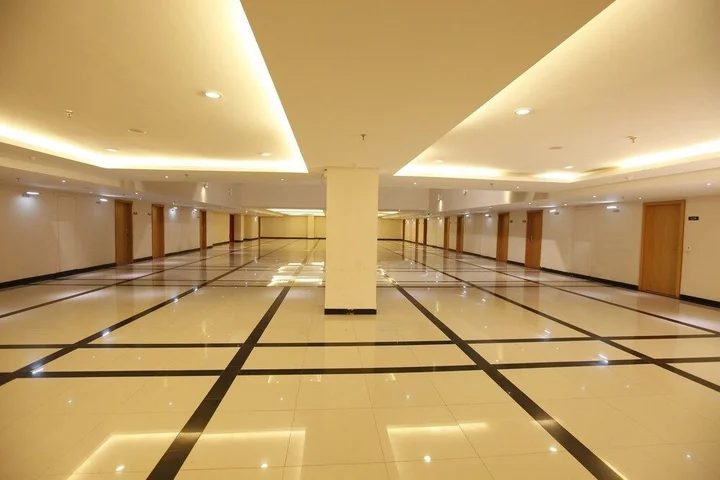 Индаур: Hotel Mangal City