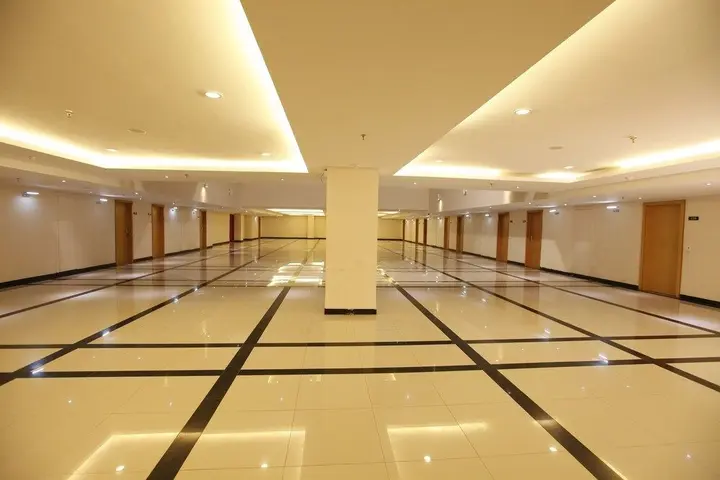 Индаур: Hotel Mangal City