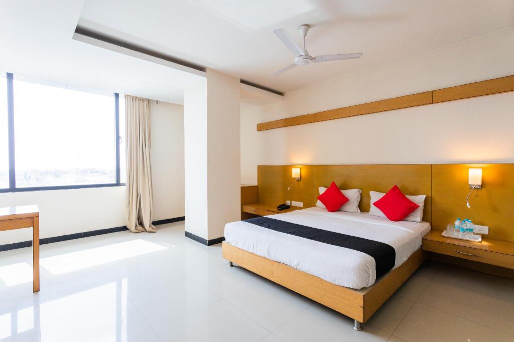 Индаур: Hotel Mangal City