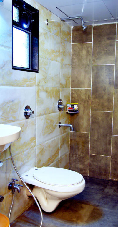 Тхане: Vista Rooms @ Thane Station