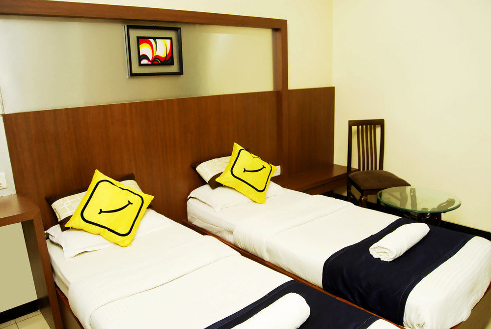 Тхане: Vista Rooms @ Thane Station