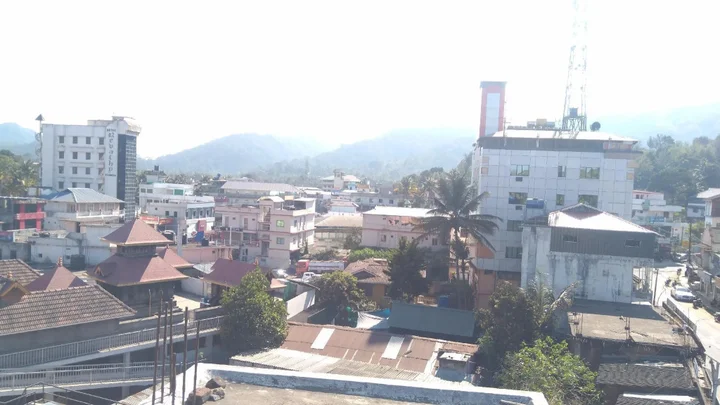 Кумили: Grand Periyar Residency,Near Kumily Busstation
