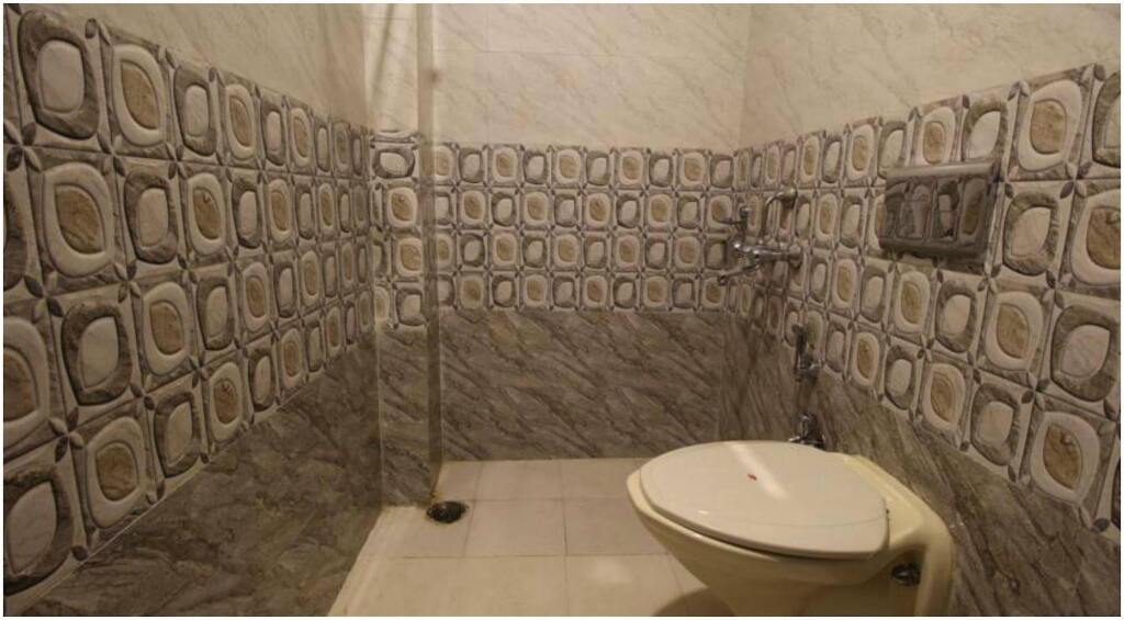 Мумбаи: Hotel Ashir Inn