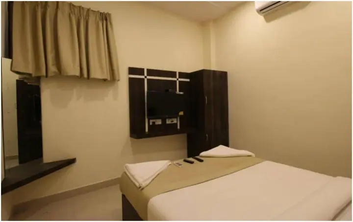 Мумбаи: Hotel Ashir Inn