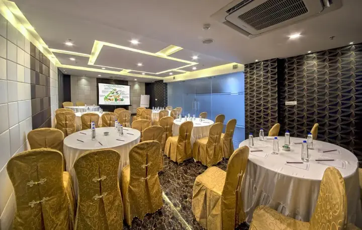 Колката: The Fern Residency Kolkata