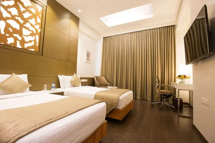 carousel image 4