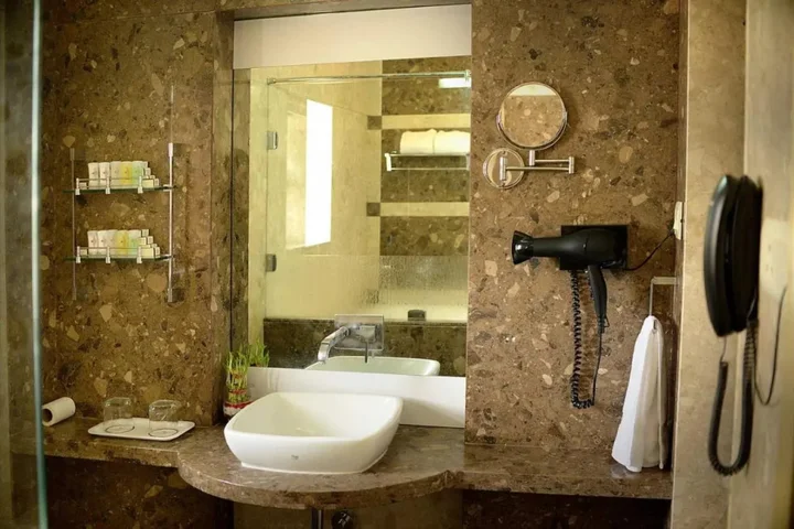 Джамнагар: Lemon Tree Hotel Jamnagar