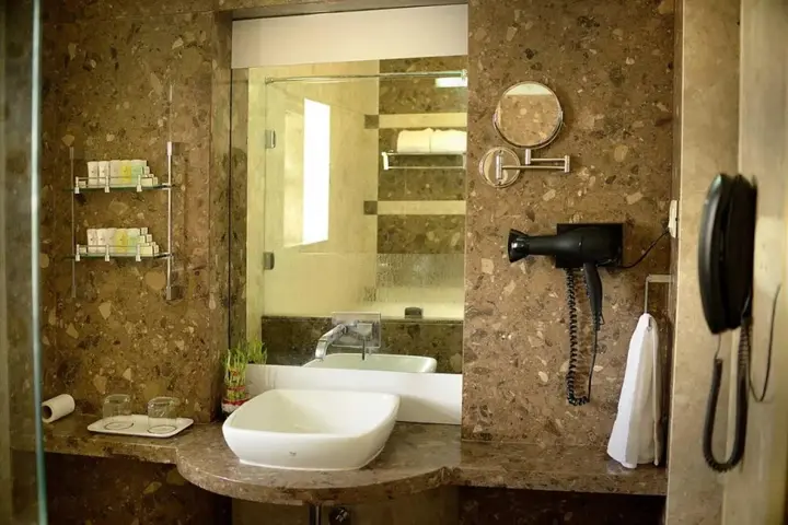 Джамнагар: Lemon Tree Hotel Jamnagar