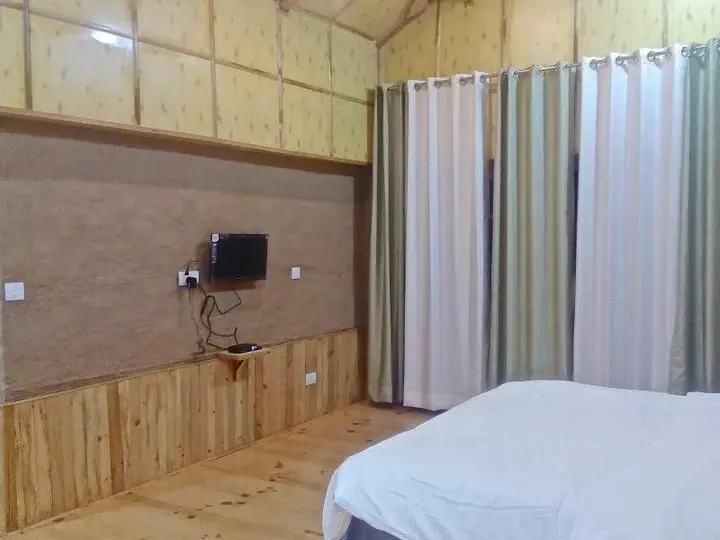 Банджар: Devat Farm Cottage Tirthan Gushaini