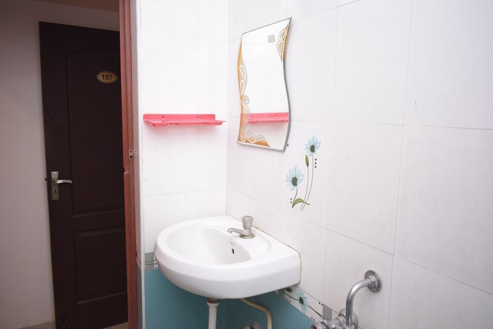 Калапет: R.M Guest House