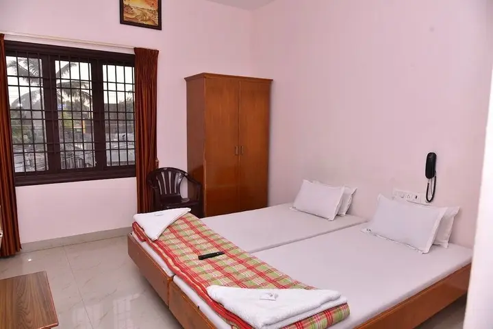 Калапет: R.M Guest House