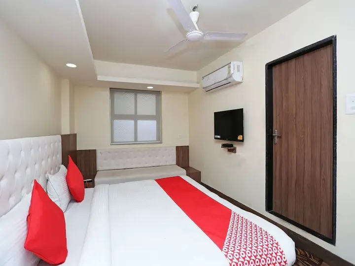 Бхопал: OYO 4406 Hotel Arya Palace