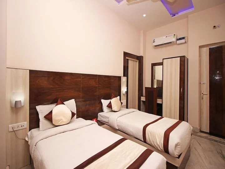 Агра: Hotel Gayatri Residency