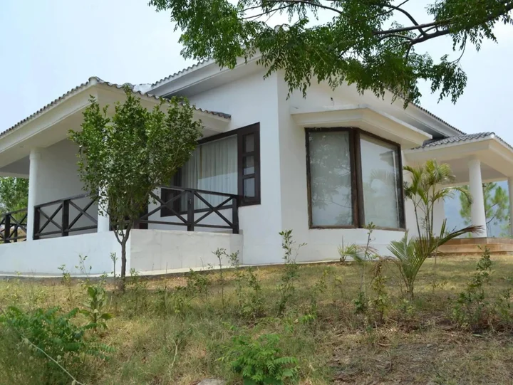 Дела: Vanvasa Resort