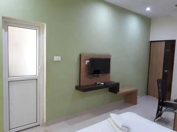 Хосур: Hotel Sri Vaari Residency