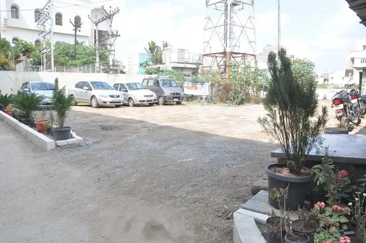 Хосур: Hotel Sri Vaari Residency