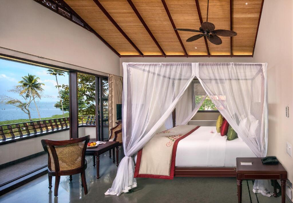 Кумараком: Niraamaya Retreats Backwaters and Beyond Kumarakom