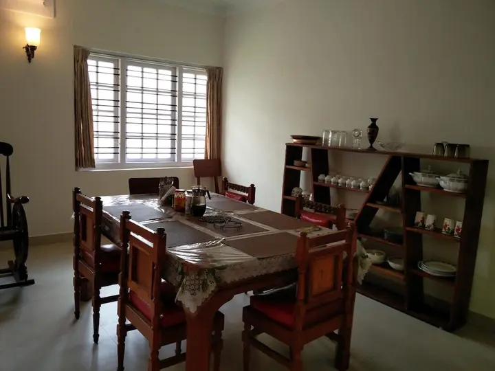 Ути: Colonel's Inn