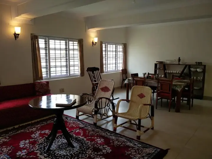 Ути: Colonel's Inn