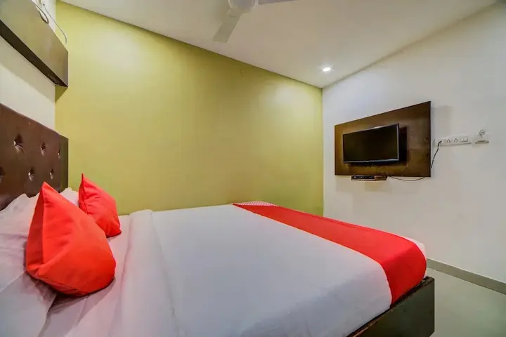 Хидерабад: OYO 4025 Hotel Meredian Orchid
