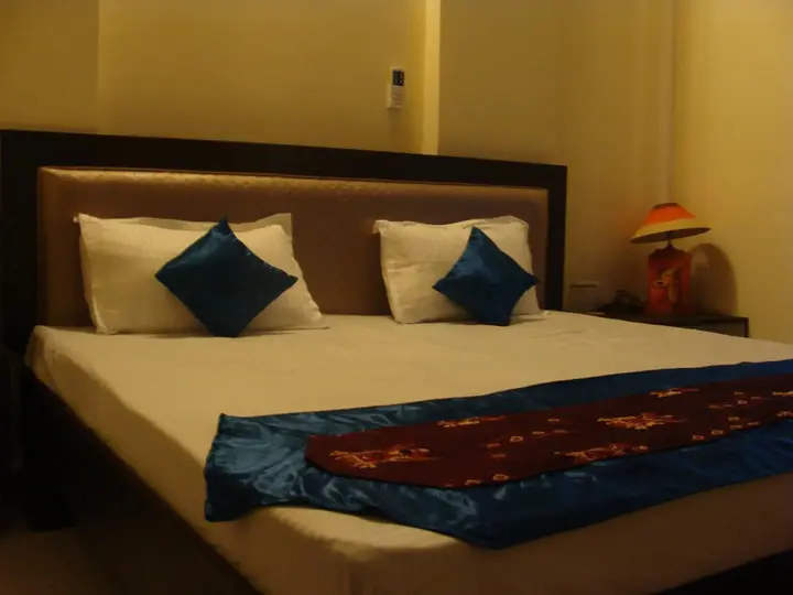 Дехрадун: Hotel Abhinandan grand