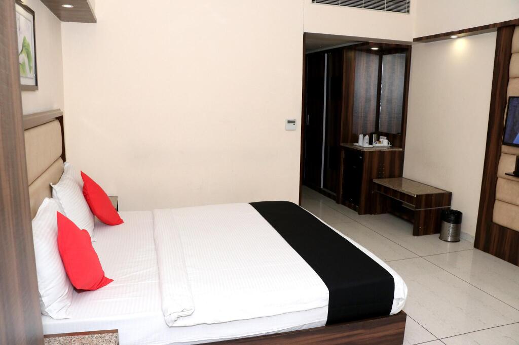 Ананд: Hotel Sach Regency