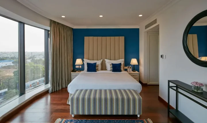 Бангалор: The Waverly Hotel & Residences