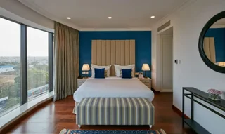 Бангалор: The Waverly Hotel & Residences