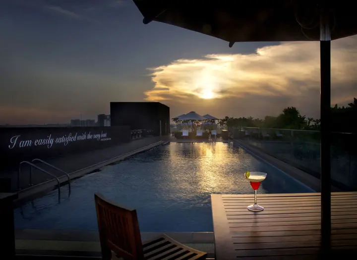 Бангалор: The Waverly Hotel & Residences