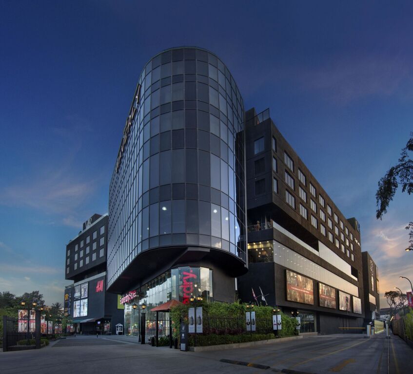 Бангалор: The Waverly Hotel & Residences