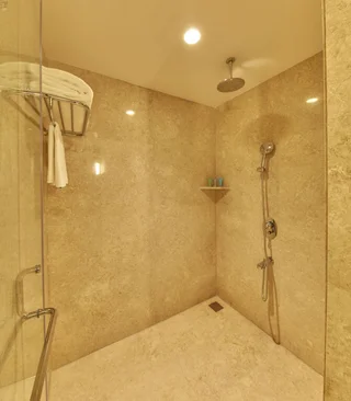 Бангалор: The Waverly Hotel & Residences