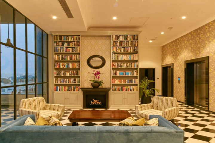 Бангалор: The Waverly Hotel & Residences