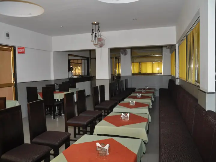 Нашик: Hotel Excellency Inn